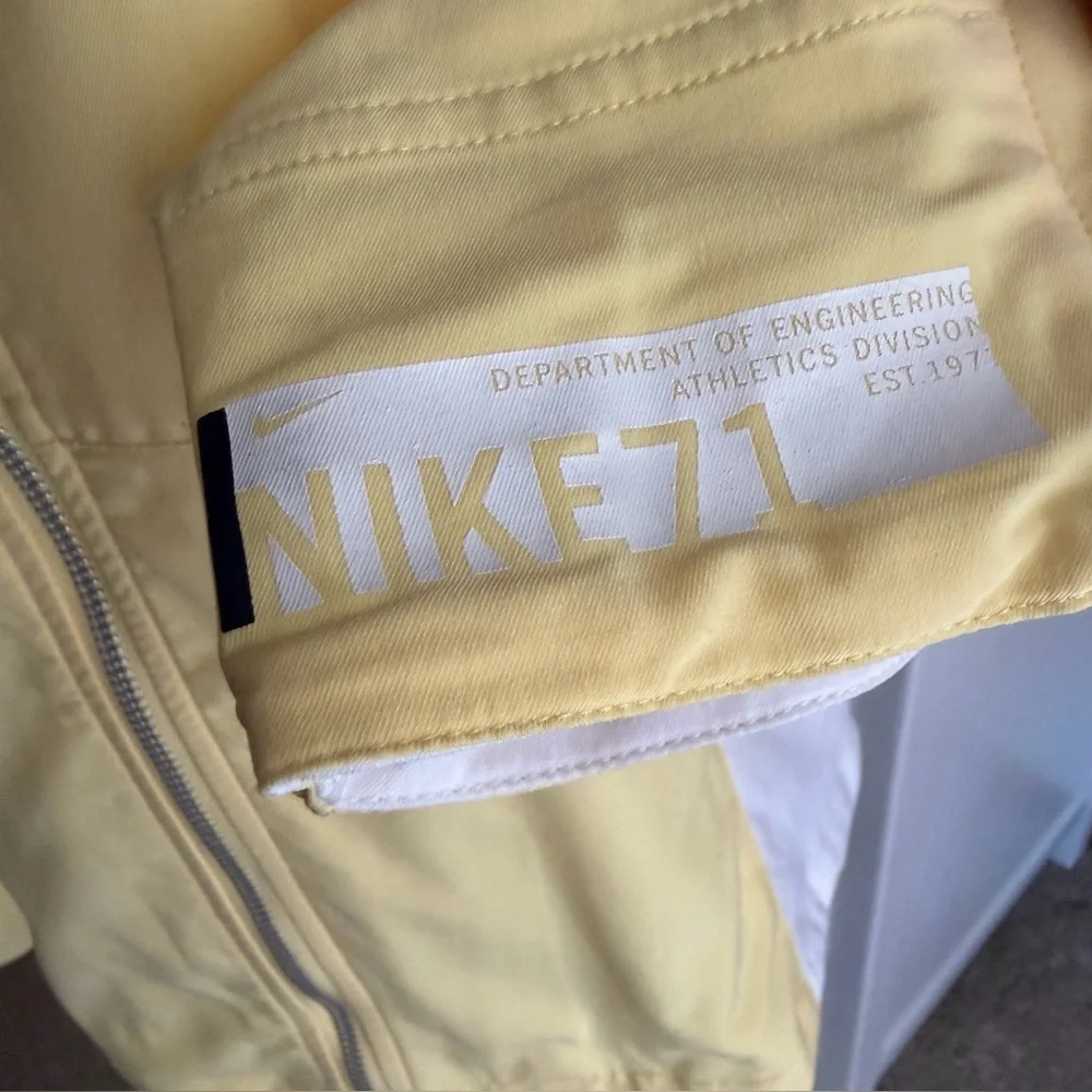 Nike Jacket Pale Yellow/White Women's Size M Like New